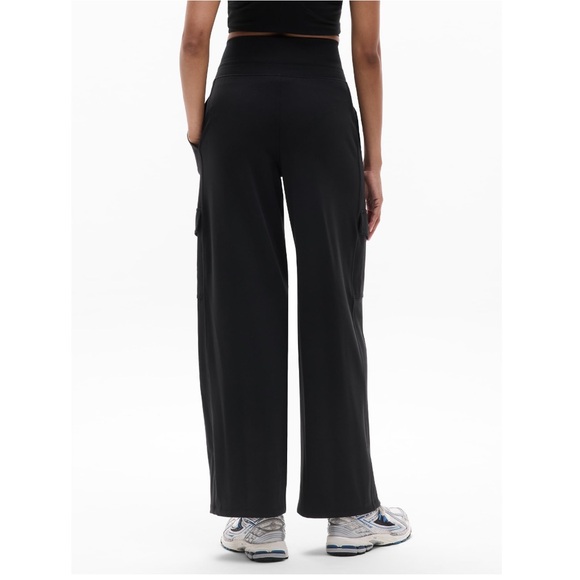 NWT Athleta Venice High Rise Wide Leg Cargo Pant | Black - Picture 5 of 12